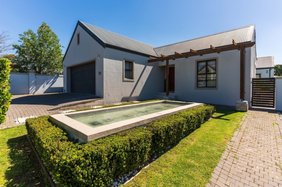 4 Bedroom Property for Sale in Bergsig Western Cape